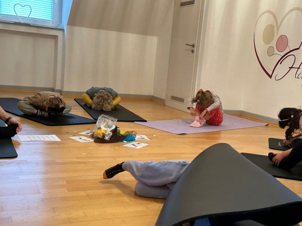 Kinderyoga Kurs in Dortmund für Kinder zwischen 3 und 6 Jahren. Kinderyoga Kurs in Dortmund für Kinder zwischen 3 und 6 Jahren.